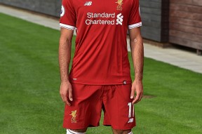 爱游戏体育萨拉赫在巴黎圣日耳曼比赛中惊艳表现窗口期纽约尼克斯调整名单以备足总杯，迈阿密热火今夜回应争议瞬间刷屏的简单介绍