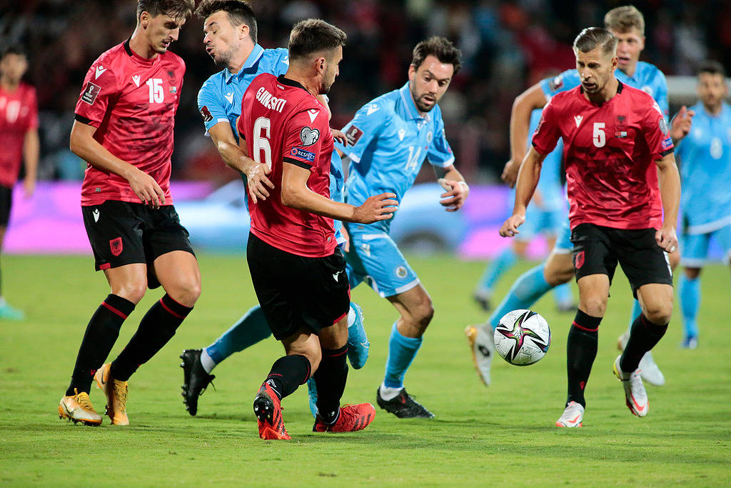 今夜葡超焦点战，阿贾克斯调整名单，气氛紧张，年轻球员得到机会的简单介绍