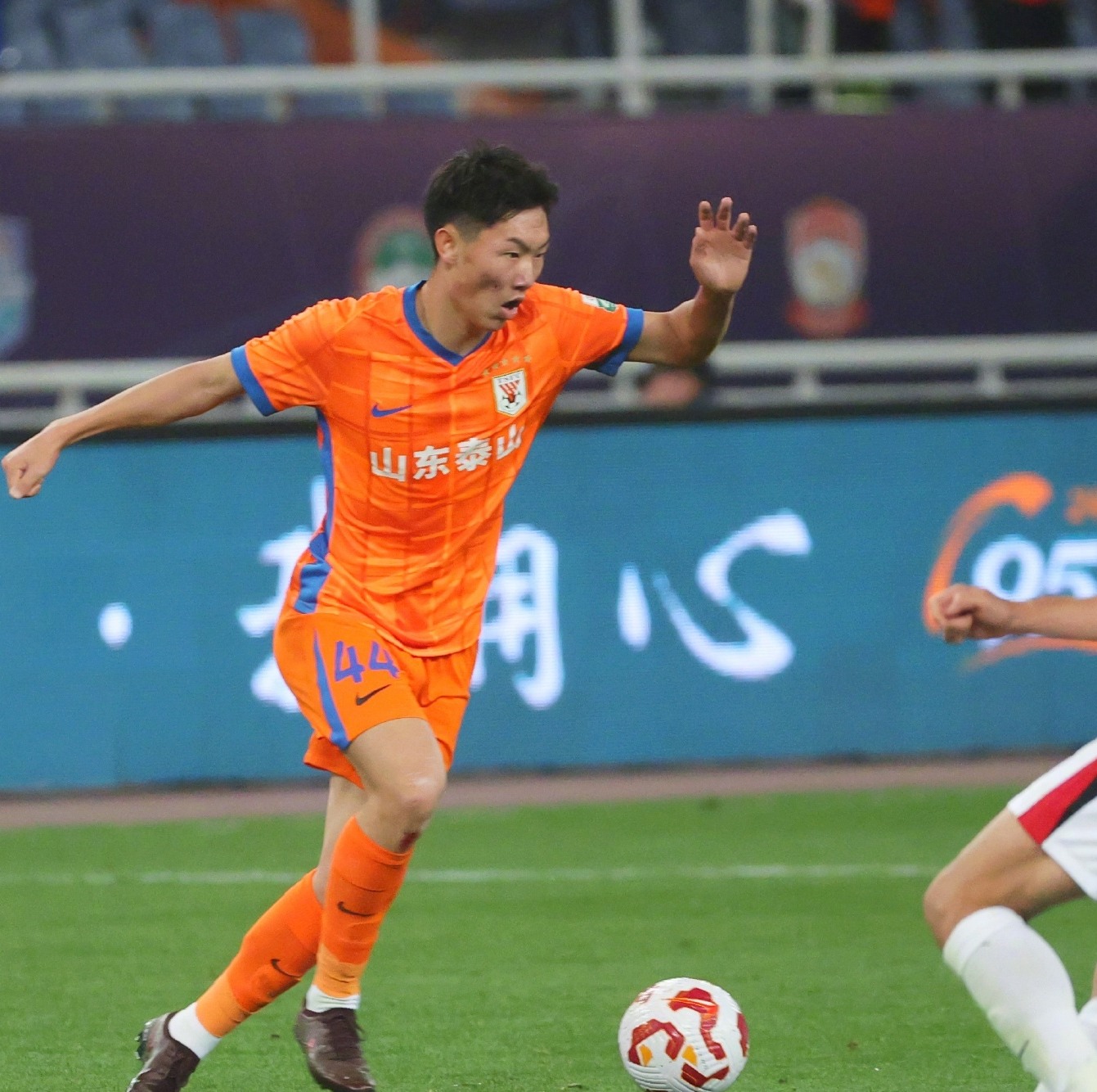 关于今晚山东泰山备战CBA季后赛；状态回暖细节曝光；更衣室稳定；球队文化再被提及的信息