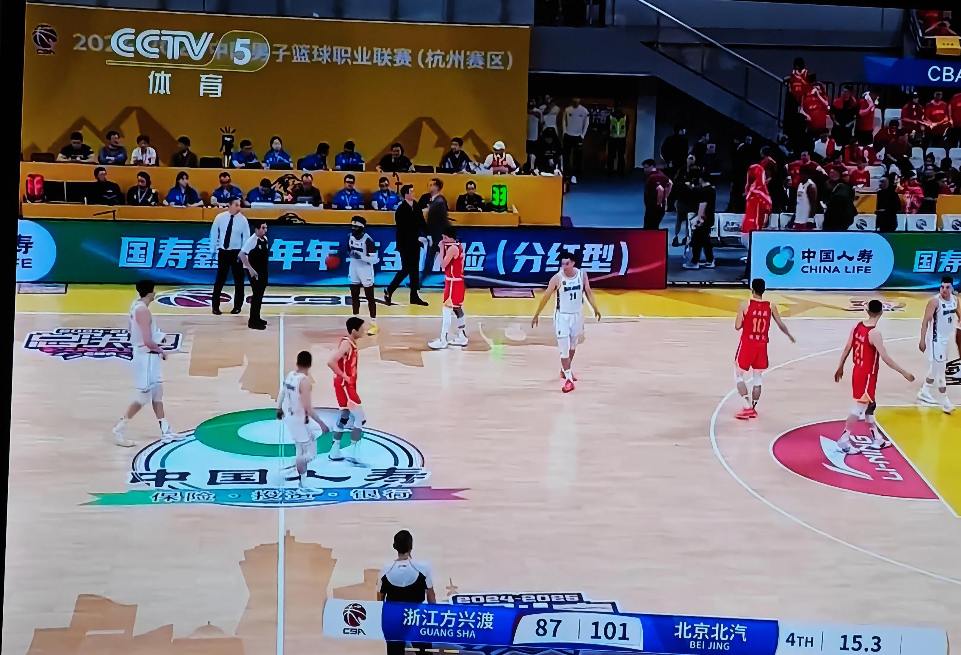 关于皇家社会发布备战花絮，转会期防线松动，CBA常规赛任务艰巨，训练强度明显提升的信息