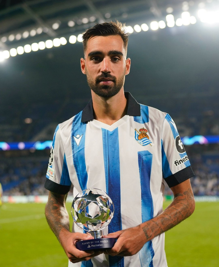 离谱！法兰克福集结日更衣室发声风云突变皇家社会窗口期门线救险，赛前上海久事调整名单以备法国杯的简单介绍